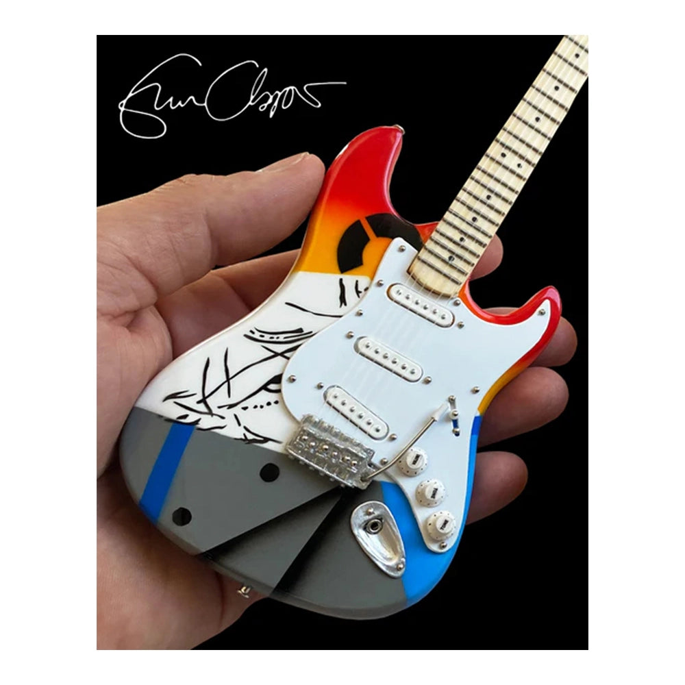 Axe Heaven Fender Stratocaster Miniatur-Gitarre – 1:4 Modell Im Classic Sunburst Finish | Mit Display-Ständer & Box