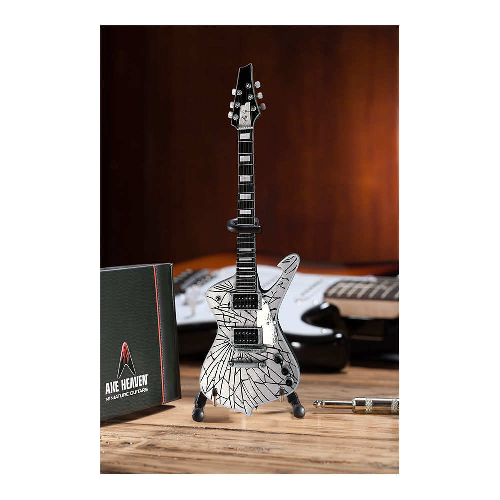 Axe Heaven Black Vintage Distressed Fender Strat Mini – Joe